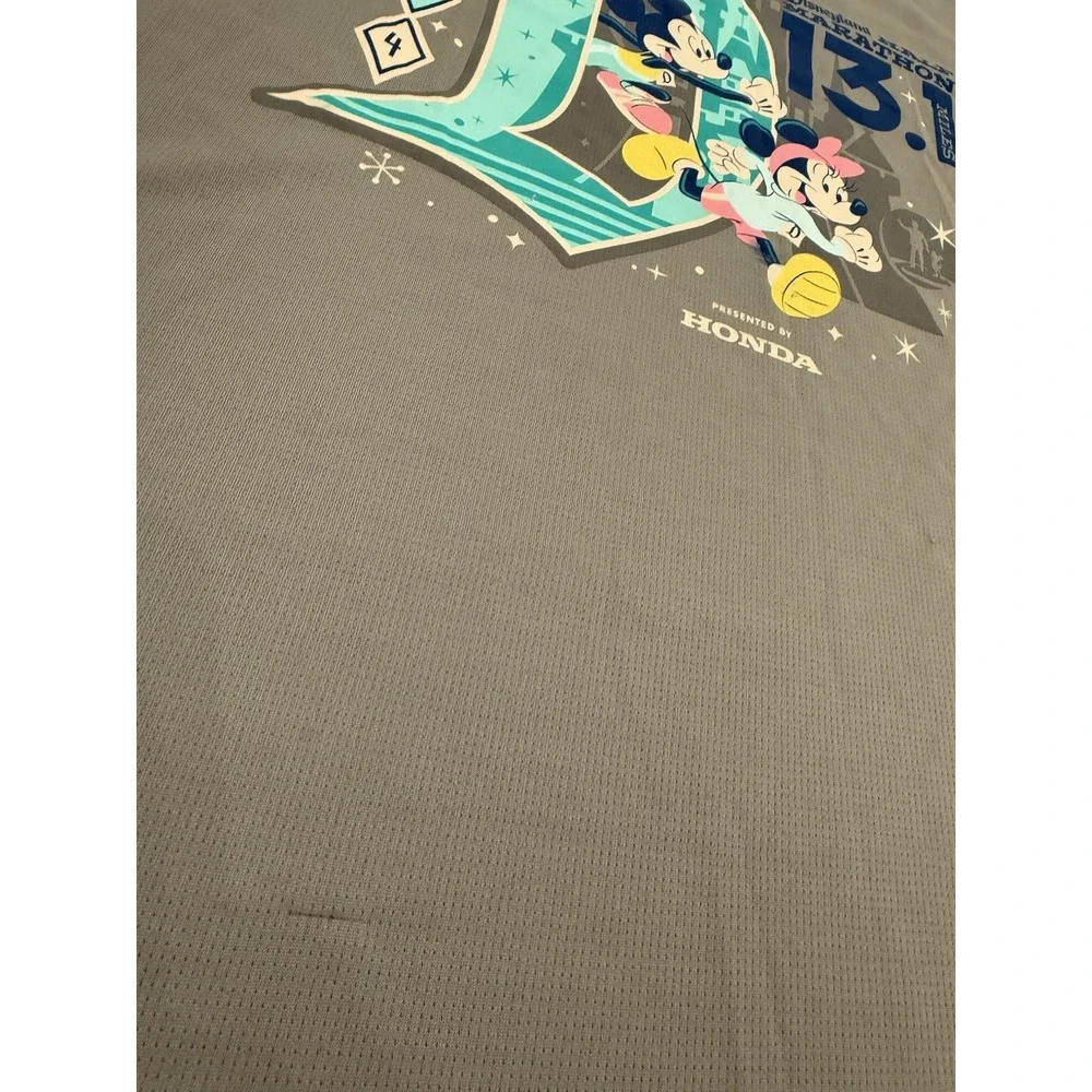 2024 Disney Disneyland Half Marathon RunDisney L/S Grey V Shirt XL Mickey Minnie